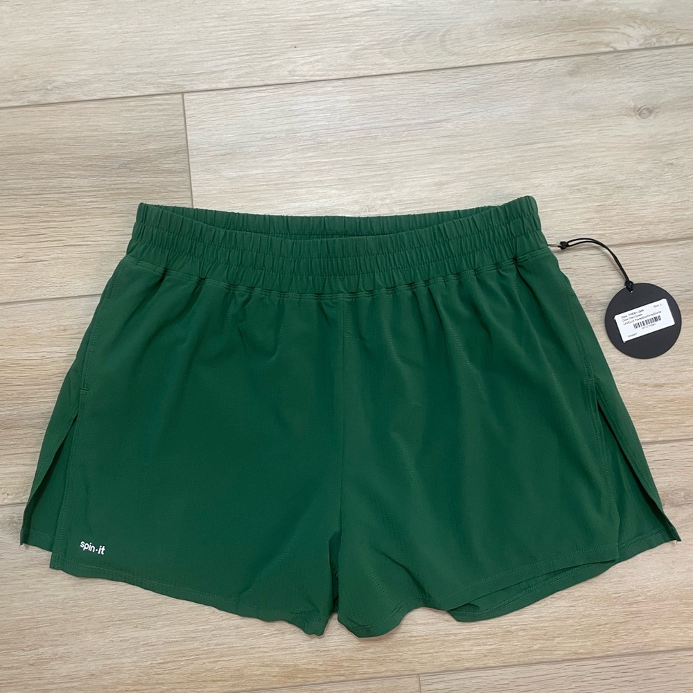 Women's Tail activewear lavelle Green Athletic Shorts size large NWT